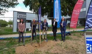 53 actu cérémonie new campus